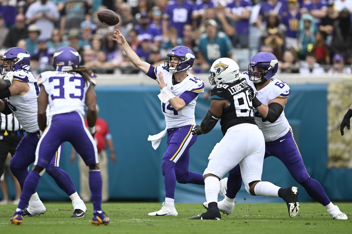 The Vikings are still winning despite Sam Darnold's recent spate of interceptions | iNFOnews.ca