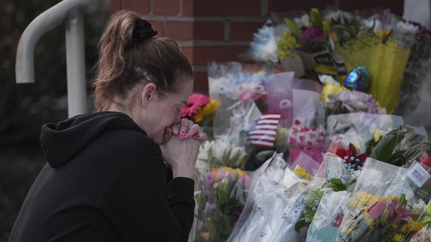 Officer killed in gunman's Pennsylvania hospital siege was felled by police fire, prosecutor says | iNFOnews.ca Officer killed in gunman's Pennsylvania hospital siege was felled by police fire, prosecutor says | iNFOnews.ca