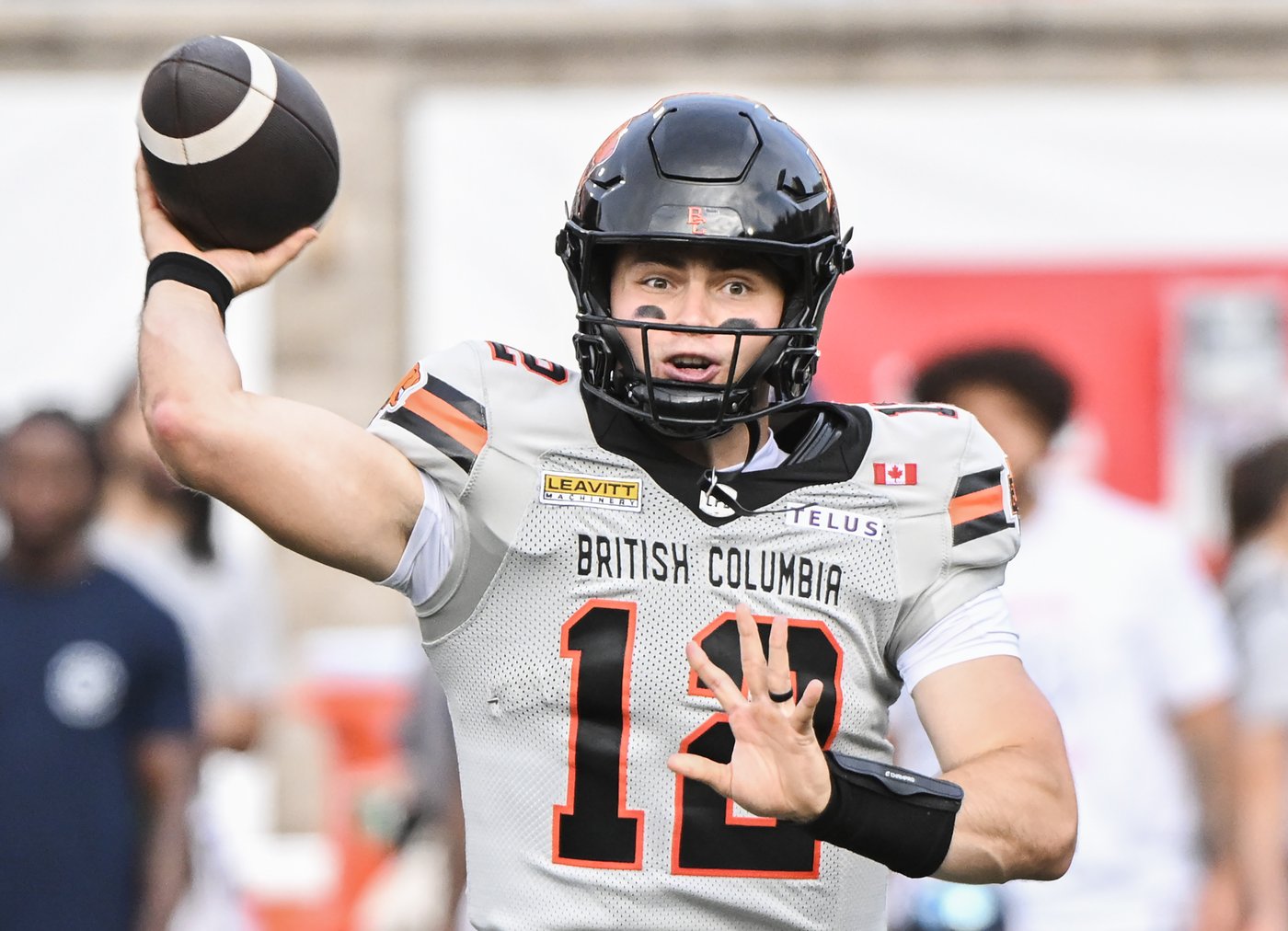 Lions pounce on Elks 32-14 for second straight win | iNFOnews.ca Lions pounce on Elks 32-14 for second straight win | iNFOnews.ca