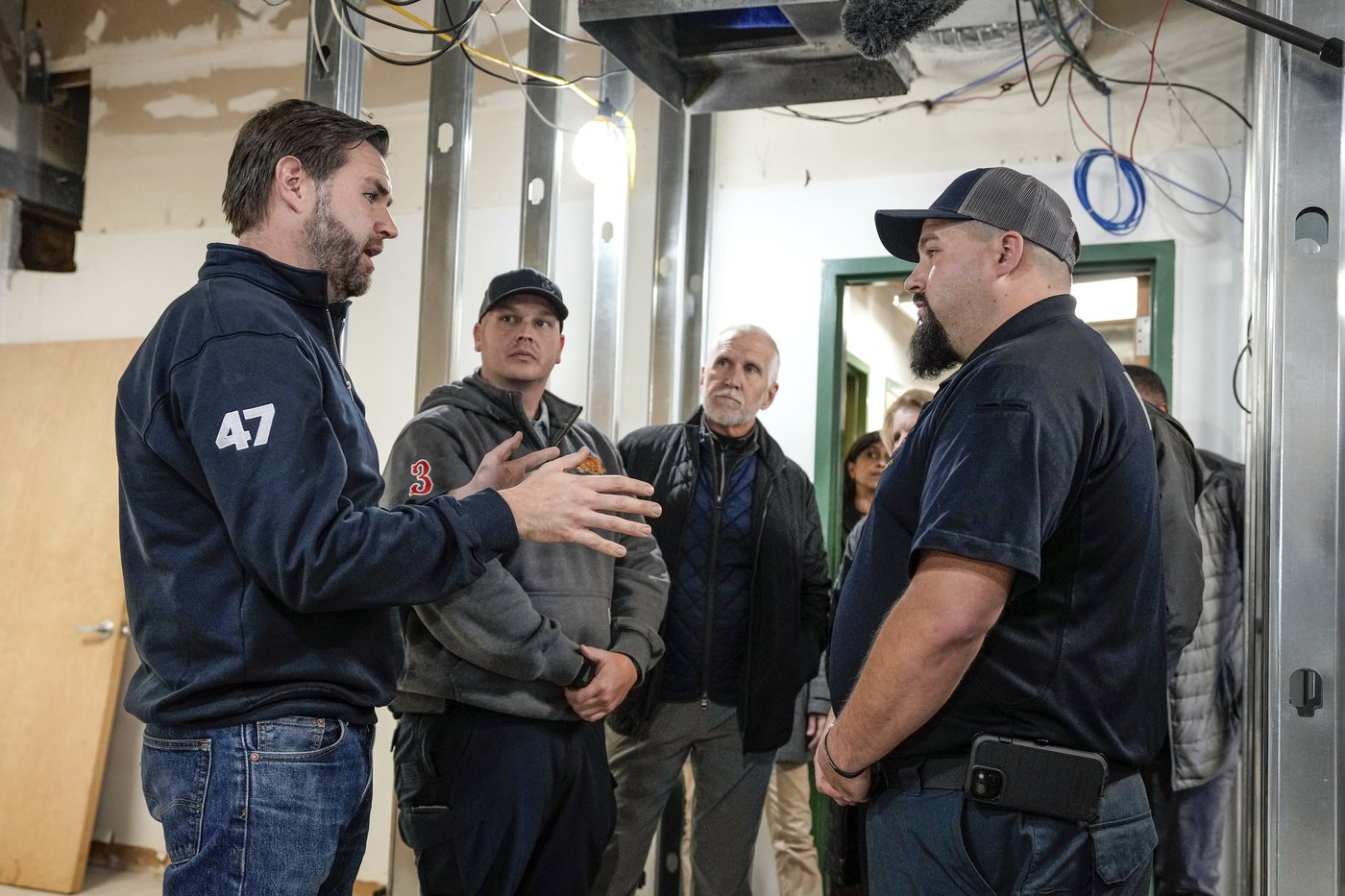 Vance tells residents in hurricane-stricken North Carolina that they haven't been forgotten | iNFOnews.ca Vance tells residents in hurricane-stricken North Carolina that they haven't been forgotten | iNFOnews.ca