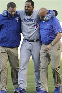 Encarnacion leaves game early with right leg injury | iNFOnews.ca Encarnacion leaves game early with right leg injury | iNFOnews.ca