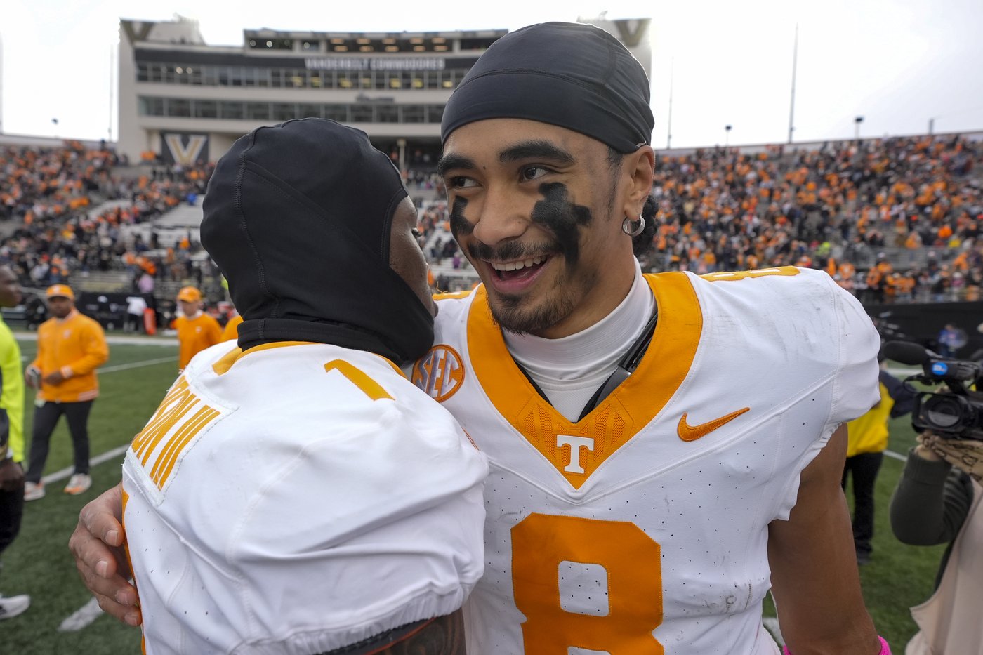 Ohio State’s Howard and Vols' Iamaleava dealing with playoff pressure from different perspectives | iNFOnews.ca Ohio State’s Howard and Vols' Iamaleava dealing with playoff pressure from different perspectives | iNFOnews.ca