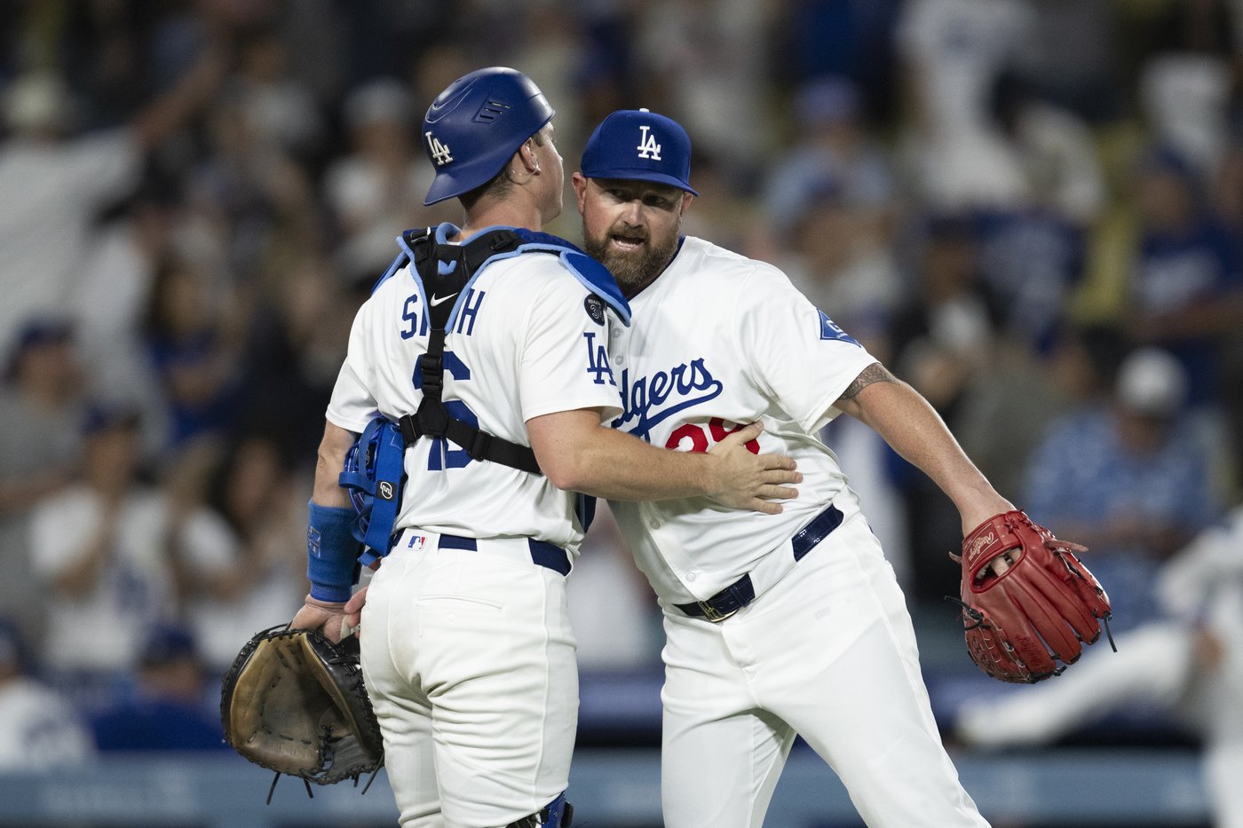 Will Smith's tiebreaking homer lifts Dodgers over rival Padres 8-6 in heated game | iNFOnews.ca Will Smith's tiebreaking homer lifts Dodgers over rival Padres 8-6 in heated game | iNFOnews.ca