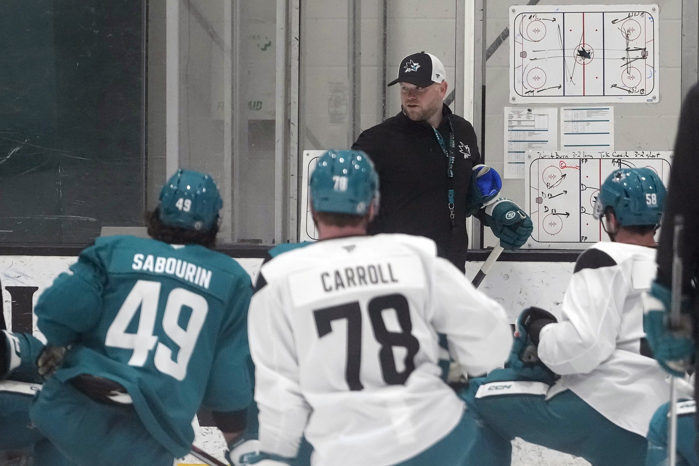 San Jose Sharks hope rookie infusion helps spark a resurgence after 5 straight down seasons | iNFOnews.ca San Jose Sharks hope rookie infusion helps spark a resurgence after 5 straight down seasons | iNFOnews.ca