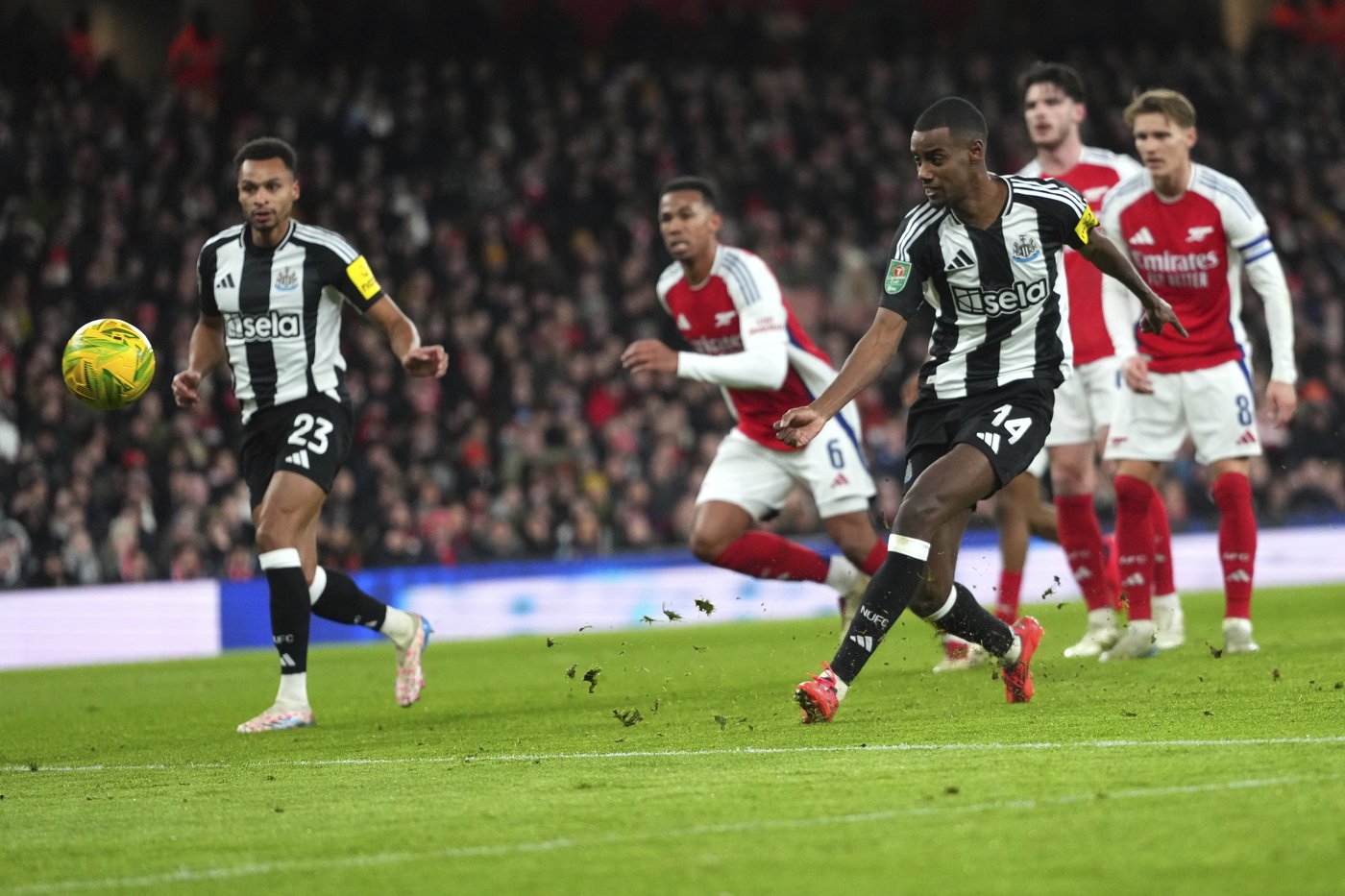Isak strikes again as Newcastle beats Arsenal 2-0 in League Cup semifinal 1st leg | iNFOnews.ca Isak strikes again as Newcastle beats Arsenal 2-0 in League Cup semifinal 1st leg | iNFOnews.ca