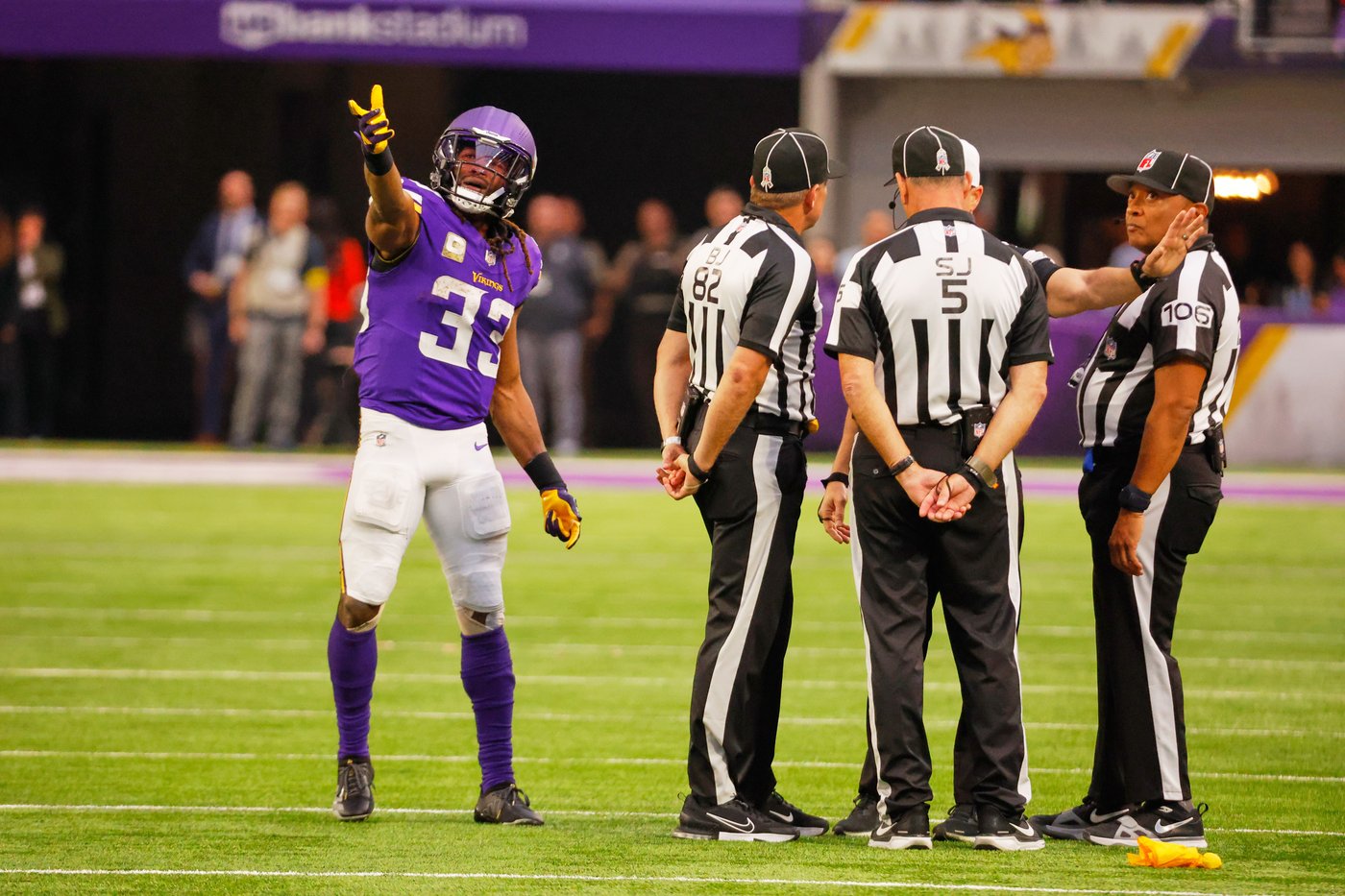 NFL Week 10: Sloppy play, penalties, and drops reign | iNFOnews.ca