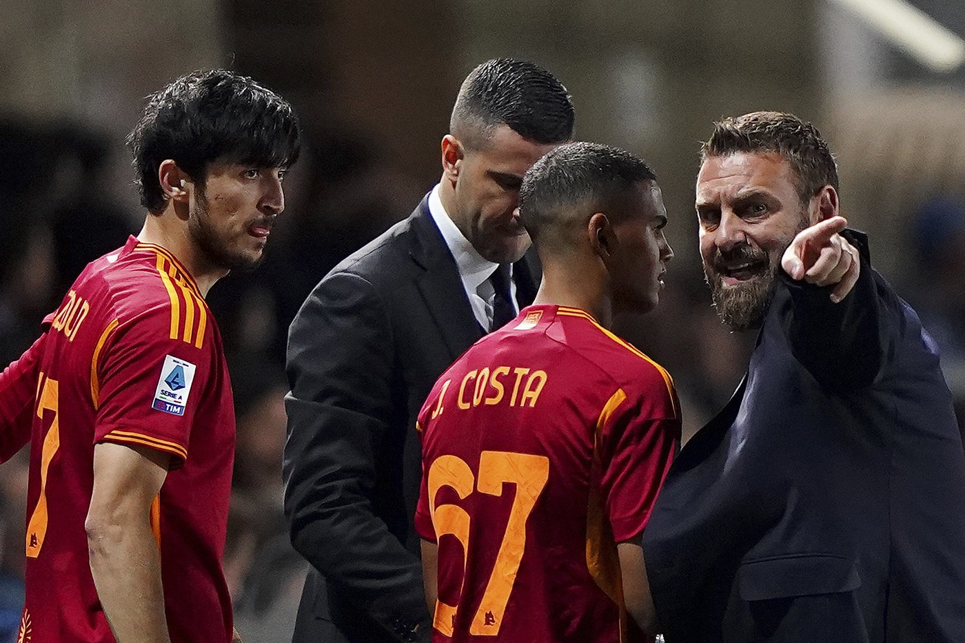 Roma fires De Rossi and hires Jurić after going winless in its opening 4 Serie A matches | iNFOnews.ca Roma fires De Rossi and hires Jurić after going winless in its opening 4 Serie A matches | iNFOnews.ca