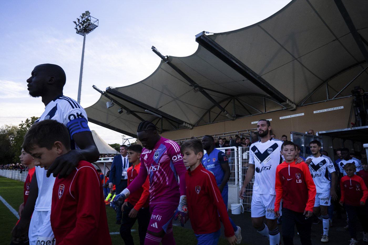 How one of France's top soccer clubs ended up fighting for its very survival in the lower leagues | iNFOnews.ca