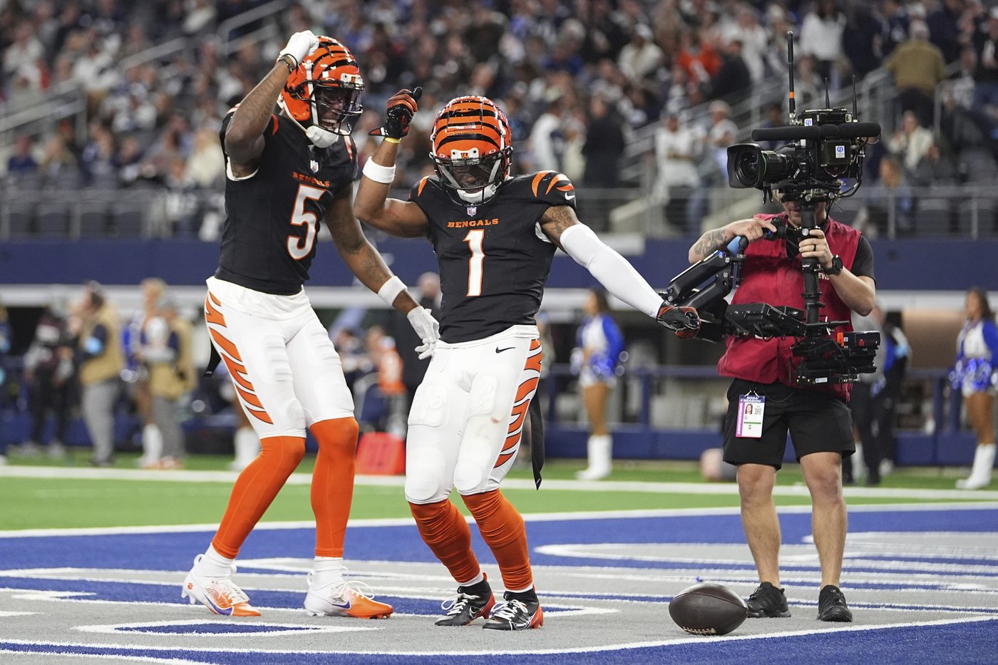 Burrow, Chase lift Bengals after botched blocked punt by Cowboys in 27-20 Cincinnati victory | iNFOnews.ca Burrow, Chase lift Bengals after botched blocked punt by Cowboys in 27-20 Cincinnati victory | iNFOnews.ca