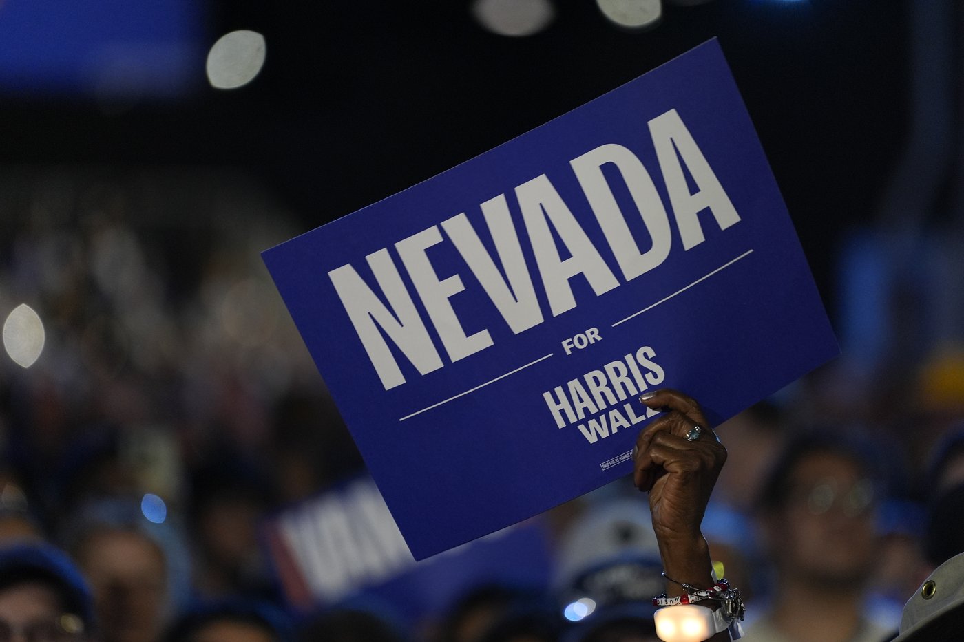 Harris trolls Trump at Vegas rally and LA fundraiser, says her crowds are 'pretty big' | iNFOnews.ca Harris trolls Trump at Vegas rally and LA fundraiser, says her crowds are 'pretty big' | iNFOnews.ca