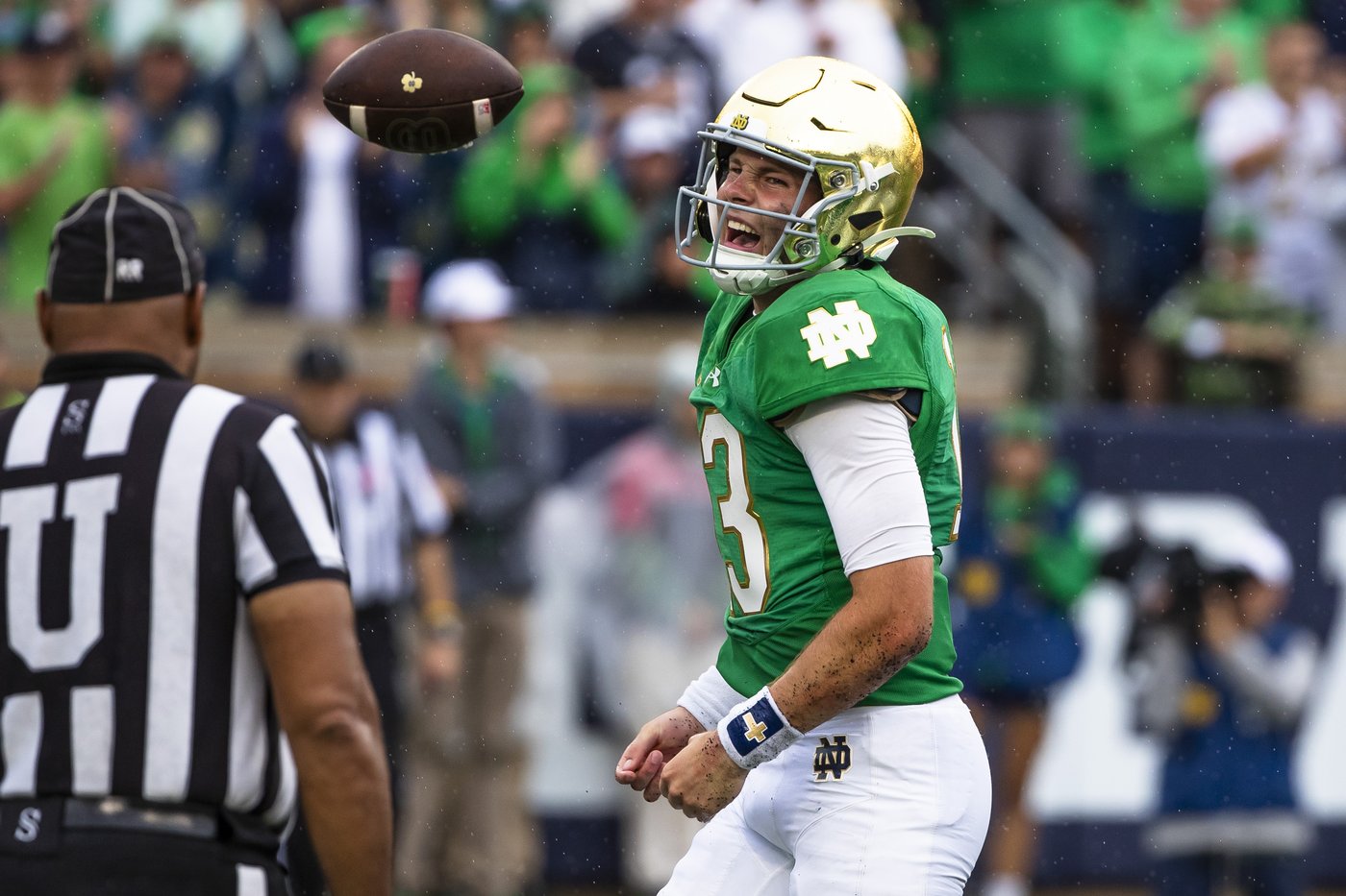 No. 16 Notre Dame holds off No. 15 Louisville comeback for 31-24 victory | iNFOnews.ca No. 16 Notre Dame holds off No. 15 Louisville comeback for 31-24 victory | iNFOnews.ca