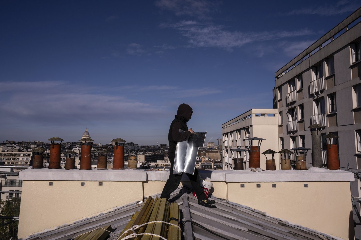 The roof restorers of Paris now have UNESCO World Heritage recognition | iNFOnews.ca