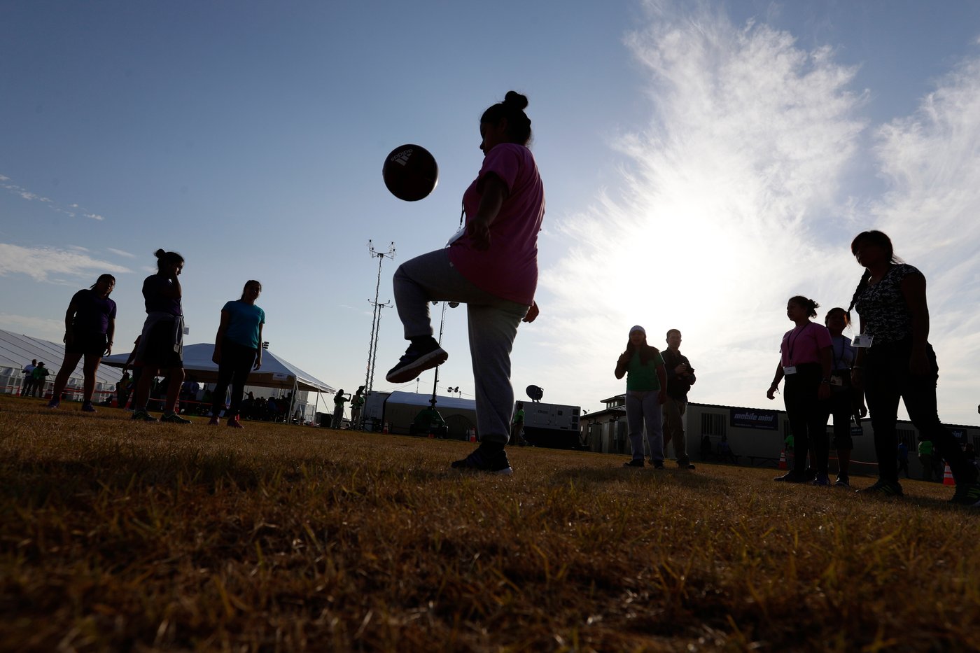 Judge denies Trump administration request to end a policy protecting immigrant children in custody | iNFOnews.ca