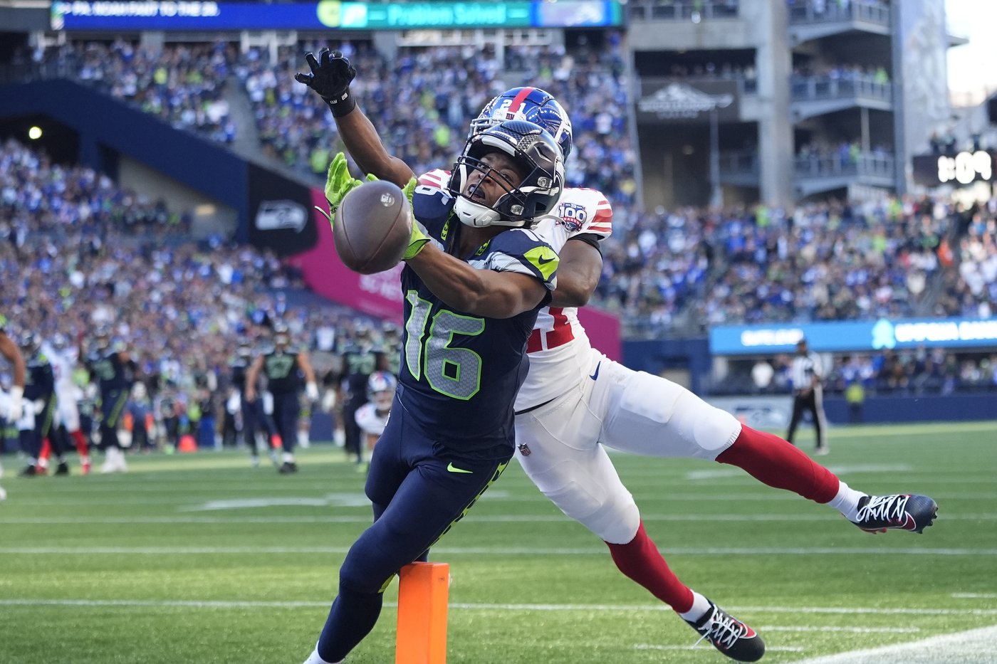 Seahawks look to run the ball more heading into Thursday night's game against the Niners | iNFOnews.ca Seahawks look to run the ball more heading into Thursday night's game against the Niners | iNFOnews.ca