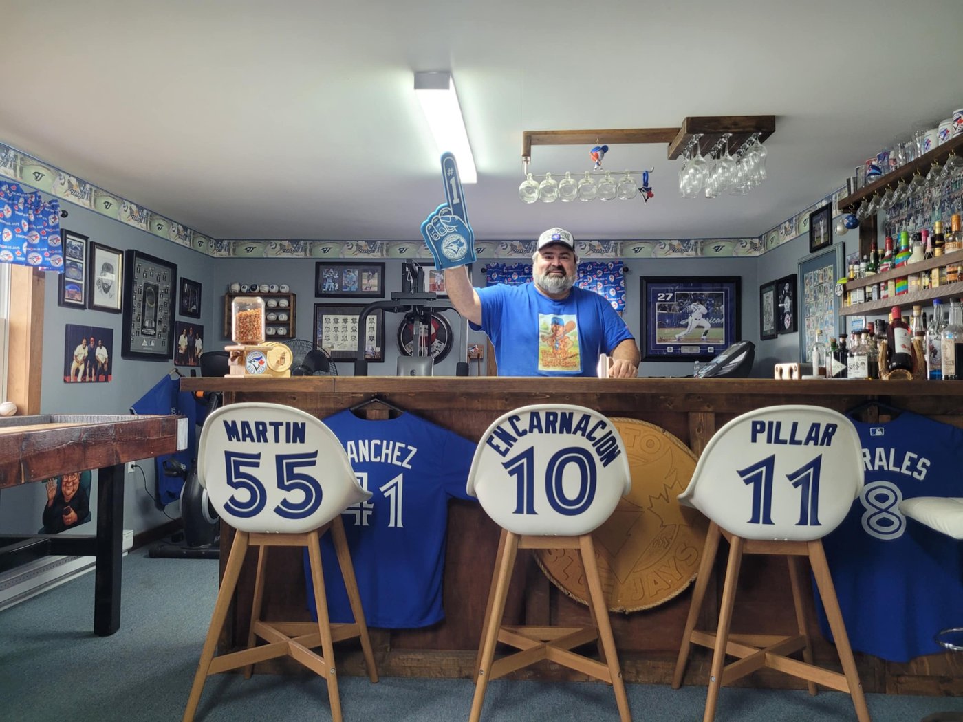 'It was epic': Blue Jays fans reminisce about '90s World Series wins | iNFOnews.ca