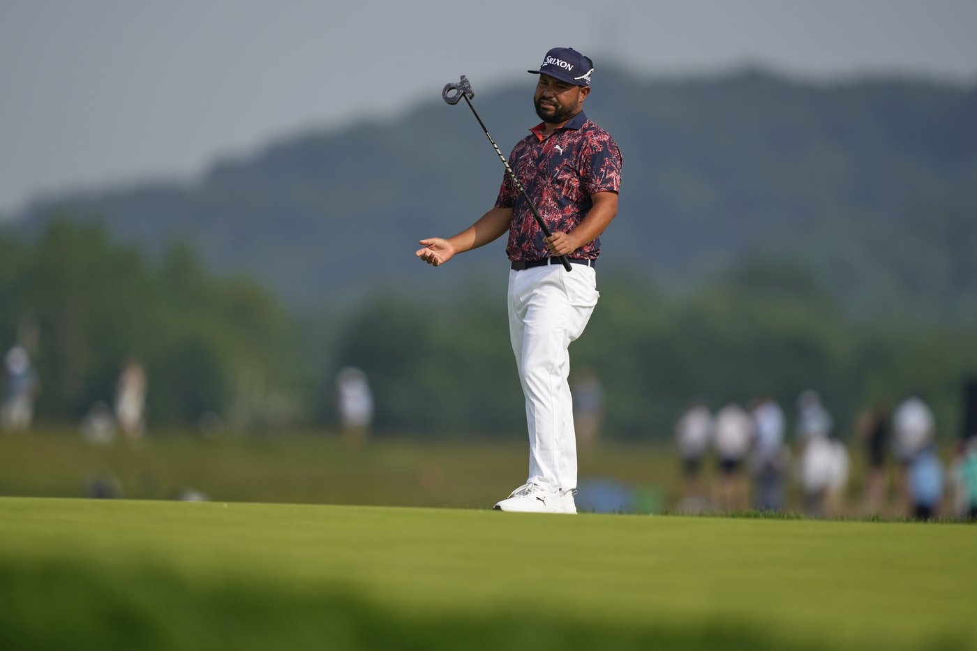 Sam Burns leads US Open with 65 and avoids calamity at Oakmont | iNFOnews.ca