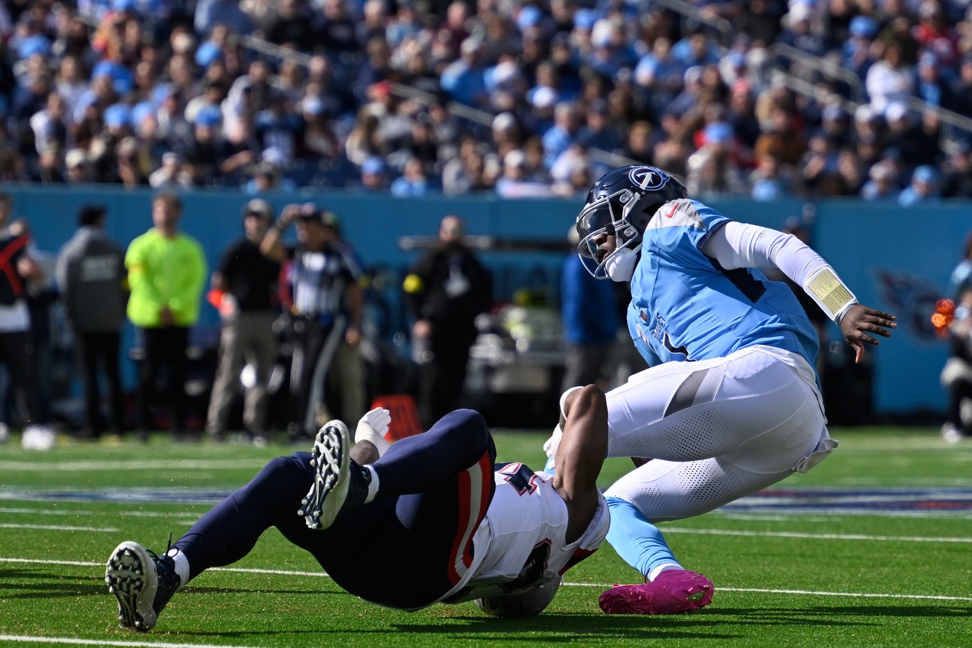 Titans' woes continue with new coach and another loss, this time to Vrabel, Patriots | iNFOnews.ca Titans' woes continue with new coach and another loss, this time to Vrabel, Patriots | iNFOnews.ca