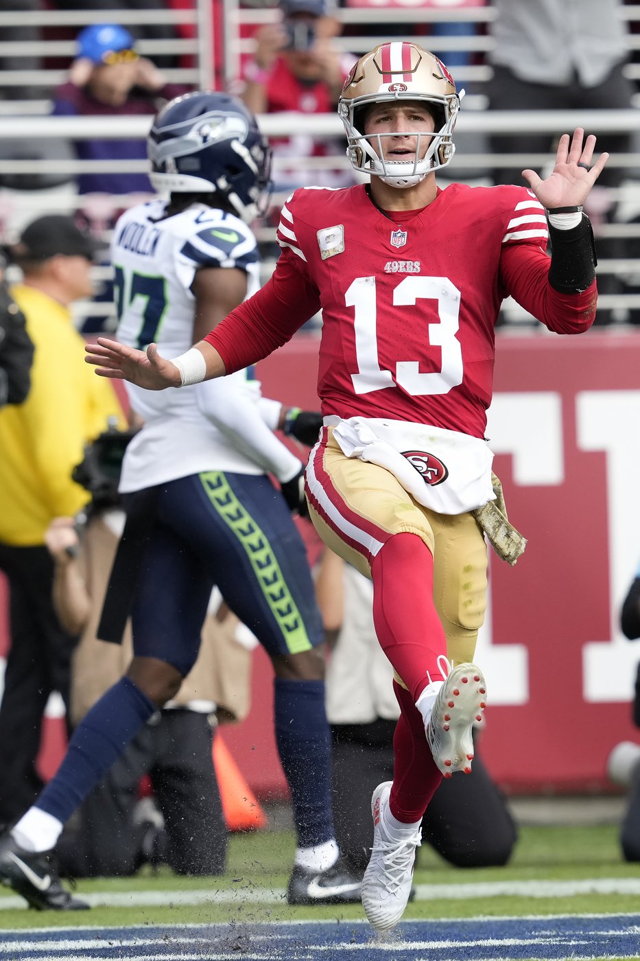 Geno Smith's late TD run leads the Seahawks past the 49ers 20-17 | iNFOnews.ca Geno Smith's late TD run leads the Seahawks past the 49ers 20-17 | iNFOnews.ca