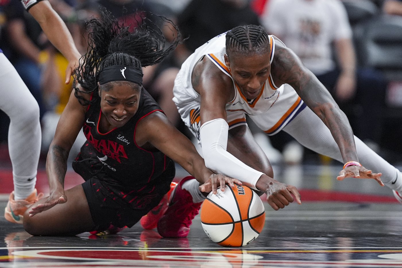 McDonald scores a career-high 27 and the short-handed Fever beat the Mercury for 3rd straight win | iNFOnews.ca