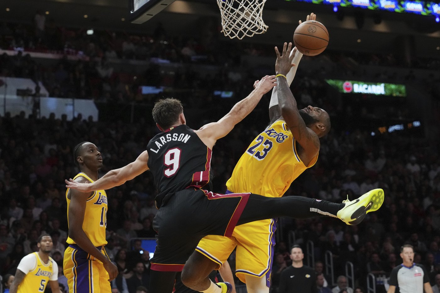 Herro scores 31, Heat roll past LeBron and struggling Lakers 134-93 | iNFOnews.ca
