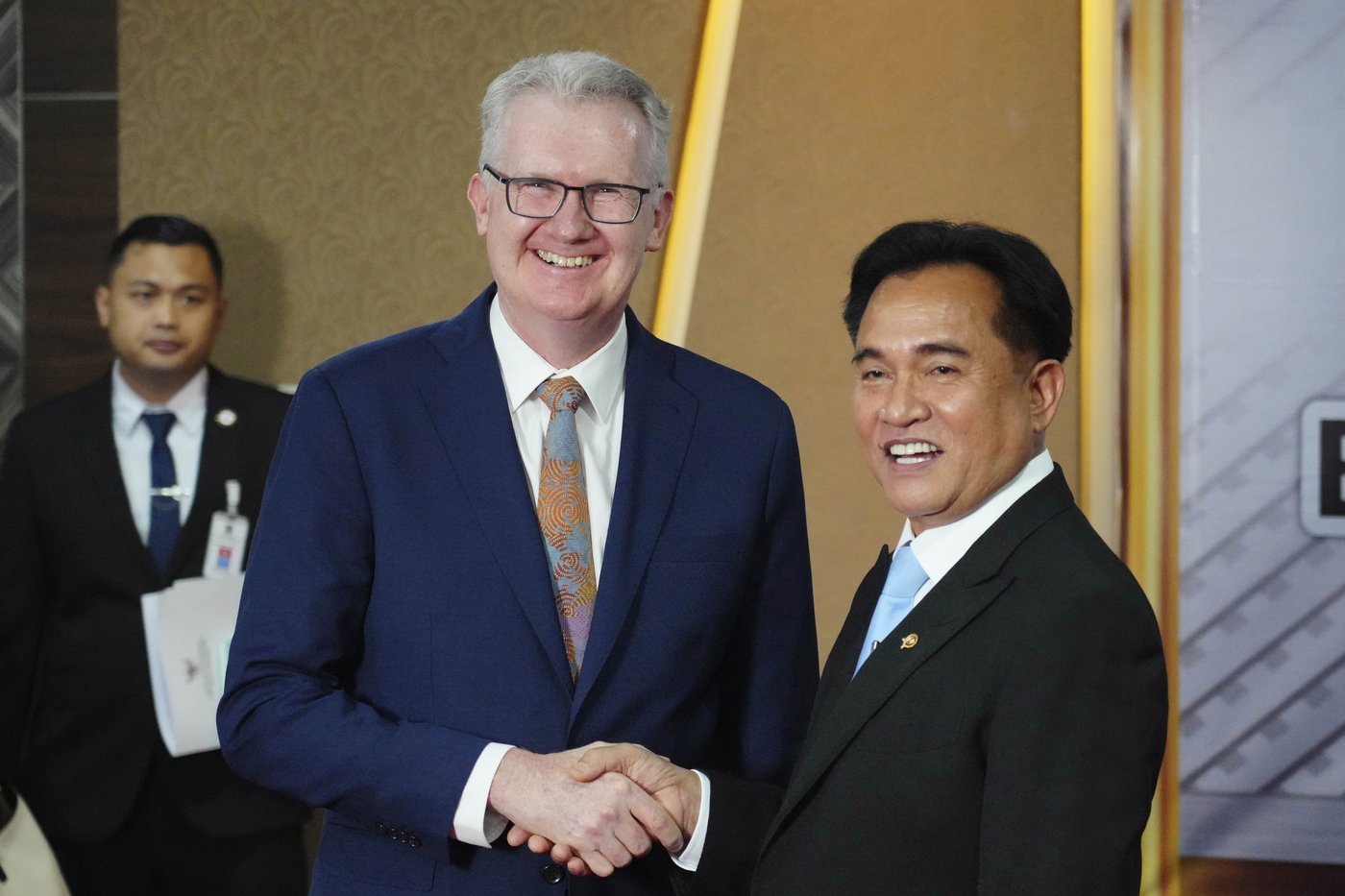 5 Australians serving life sentences for drugs in Indonesia could soon return home | iNFOnews.ca