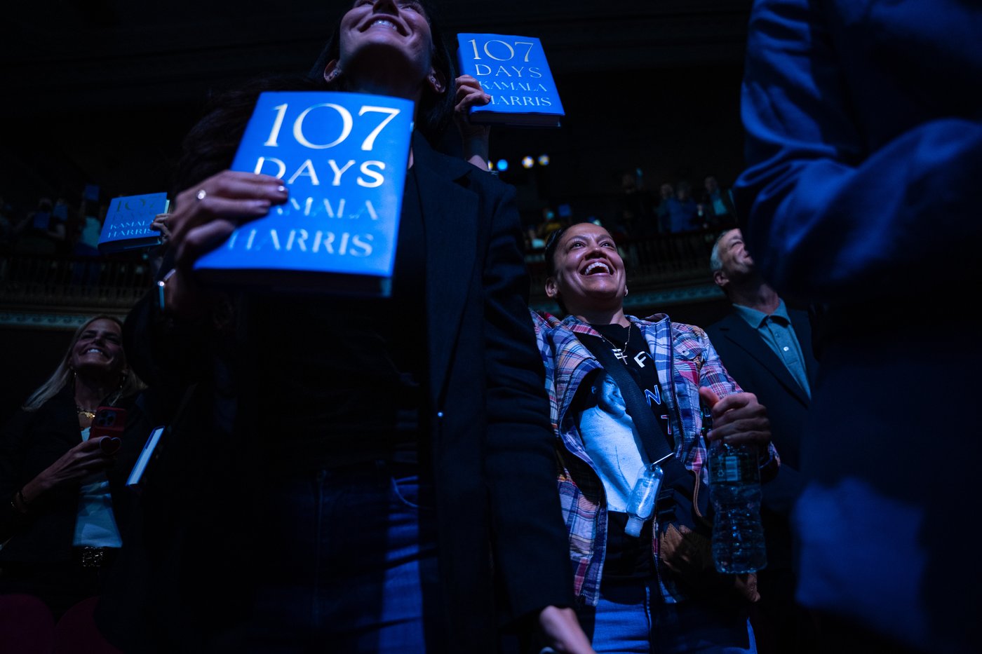 Harris faces protesters, condemns Israel's war in Gaza on first night of book tour | iNFOnews.ca Harris faces protesters, condemns Israel's war in Gaza on first night of book tour | iNFOnews.ca