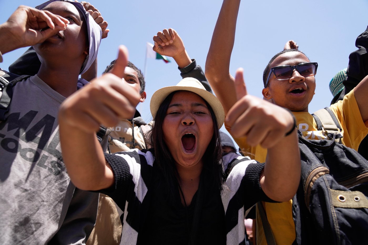 Photos of a colonel announcing military takeover in Madagascar after president flees | iNFOnews.ca
