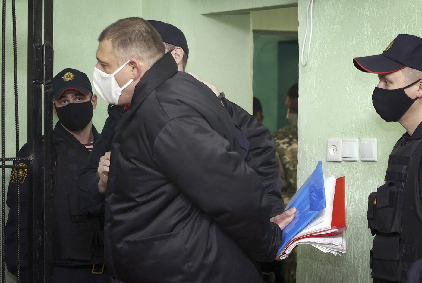 Belarus frees dissident Siarhei Tsikhanouski and 13 others after a rare visit from top US envoy | iNFOnews.ca Belarus frees dissident Siarhei Tsikhanouski and 13 others after a rare visit from top US envoy | iNFOnews.ca