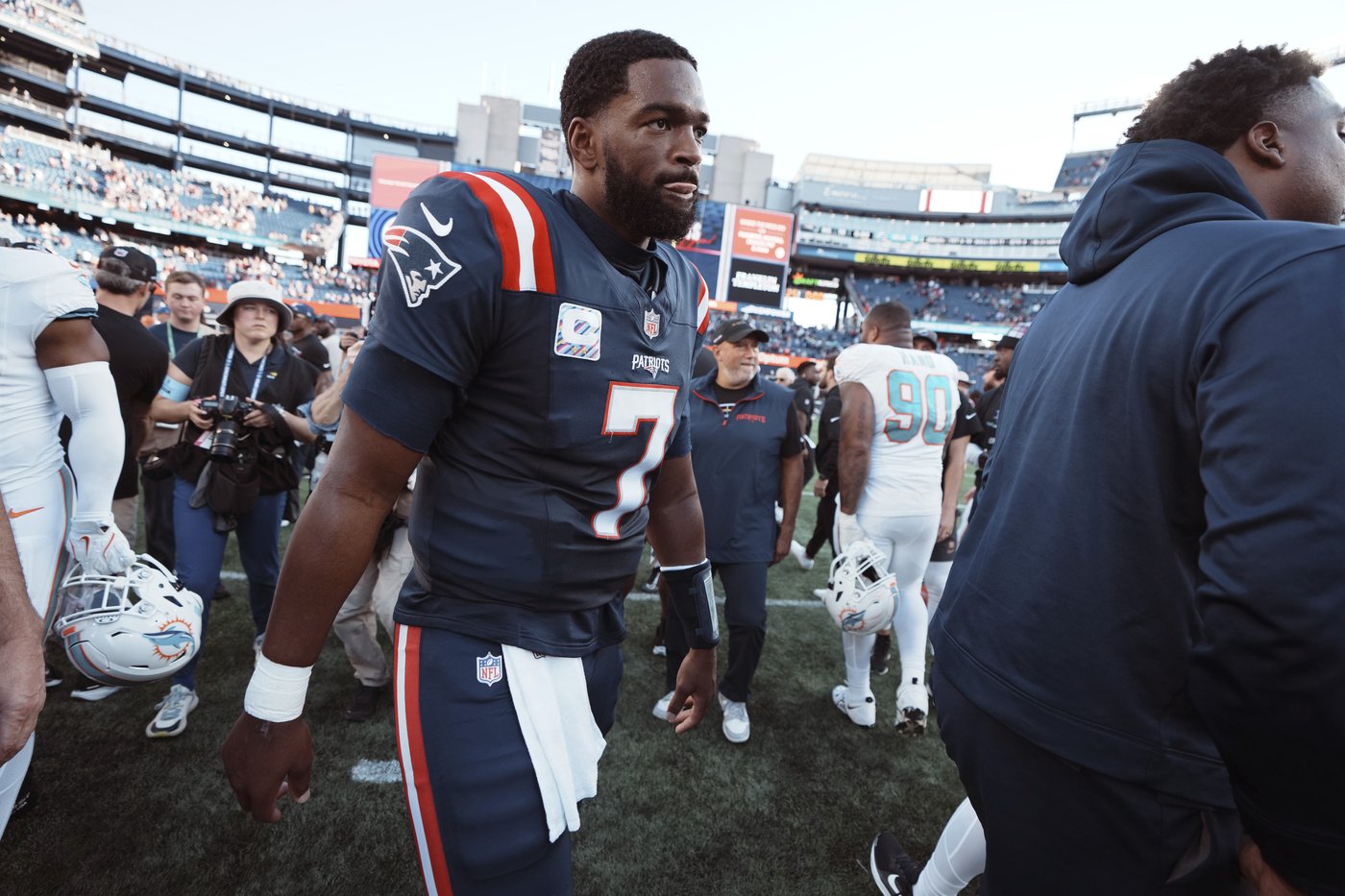 First test as a starter for Patriots rookie QB Drake Maye is difficult Texans defense | iNFOnews.ca