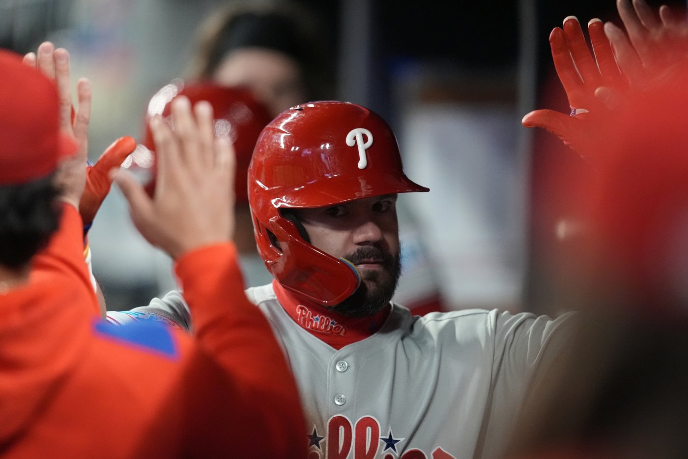 Murphy homers in his return from a rib injury as the Braves beat the Phillies 7-5 | iNFOnews.ca