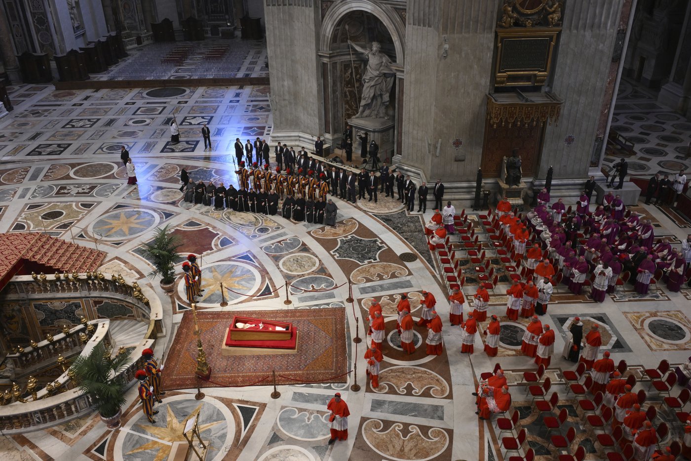 PHOTO COLLECTION: Vatican Pope Procession | iNFOnews.ca PHOTO COLLECTION: Vatican Pope Procession | iNFOnews.ca