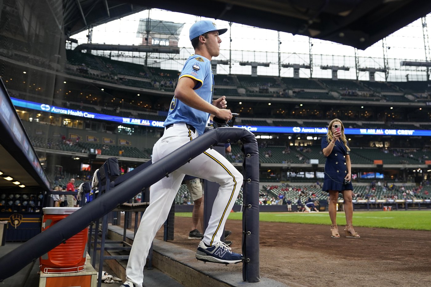 Misiorowski exits Brewers debut with leg cramps after holding Cardinals hitless for 5 innings | iNFOnews.ca Misiorowski exits Brewers debut with leg cramps after holding Cardinals hitless for 5 innings | iNFOnews.ca
