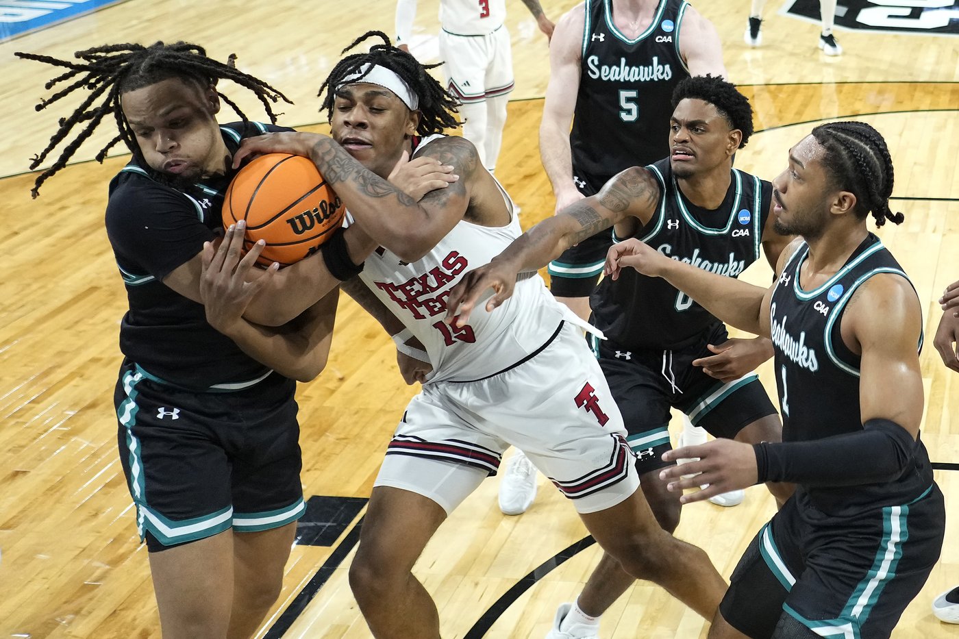 No. 3 Texas Tech takes NCAA Tournament-record 46 3-pointers and beats No. 14 UNC Wilmington 82-72 | iNFOnews.ca No. 3 Texas Tech takes NCAA Tournament-record 46 3-pointers and beats No. 14 UNC Wilmington 82-72 | iNFOnews.ca