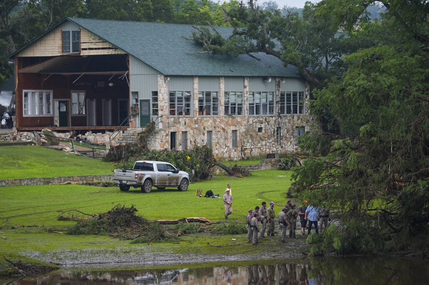 PHOTO COLLECTION: Texas floods leave dozens dead and missing as rescuers search devastated landscape | iNFOnews.ca PHOTO COLLECTION: Texas floods leave dozens dead and missing as rescuers search devastated landscape | iNFOnews.ca
