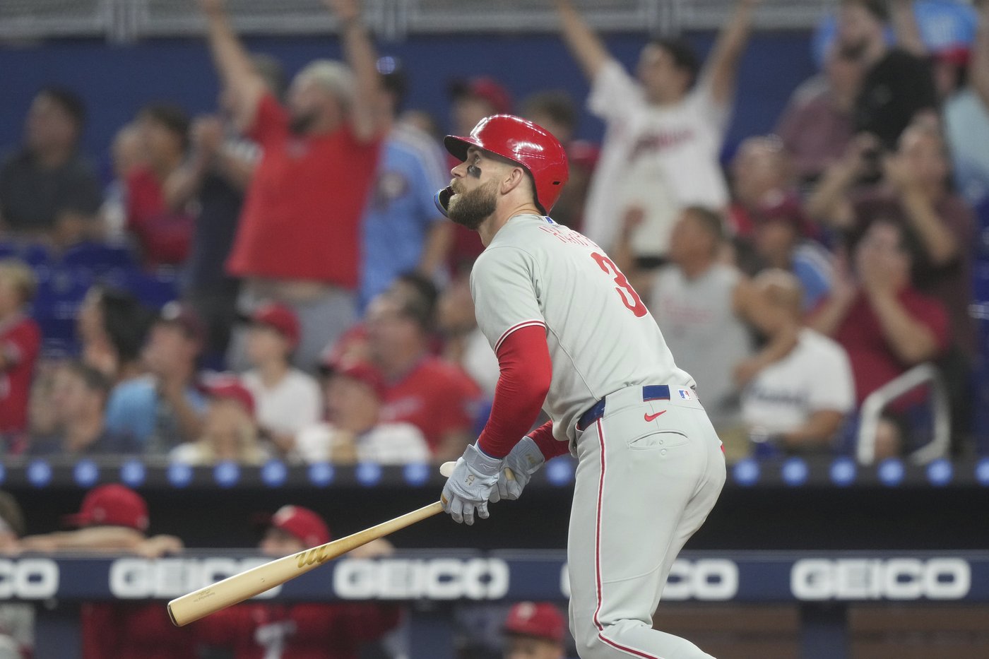Harper homers and NL East-leading Phillies beat Marlins 4-2 | iNFOnews.ca Harper homers and NL East-leading Phillies beat Marlins 4-2 | iNFOnews.ca