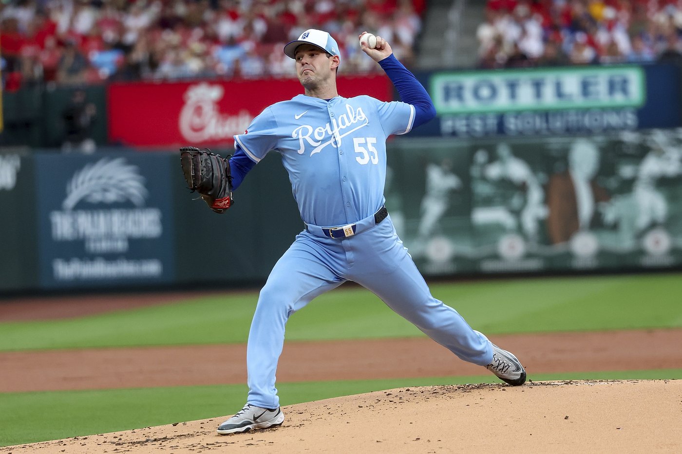 Royals' Ragans will be shut down for 4 weeks with a mild rotator cuff strain | iNFOnews.ca