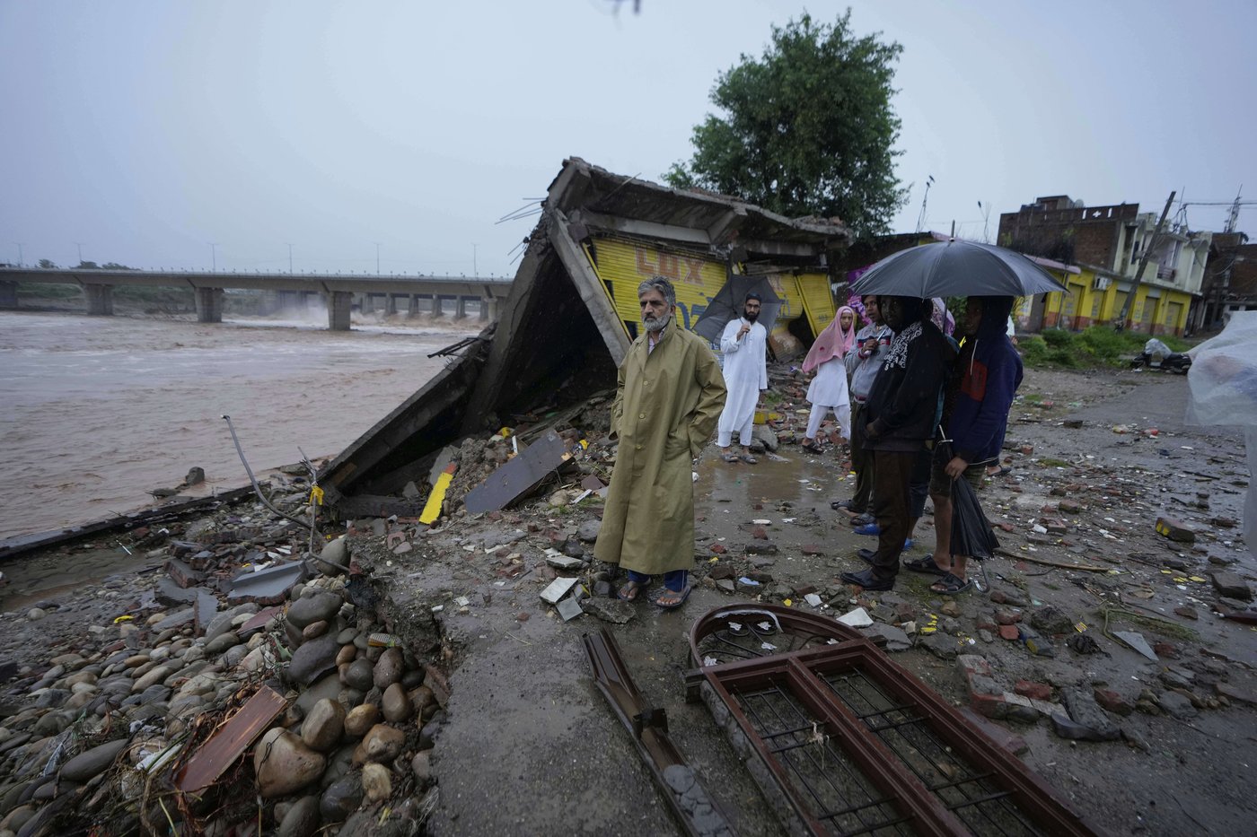 Photos show the effects of flooding in Kashmir after weeks of intense rain in the region | iNFOnews.ca