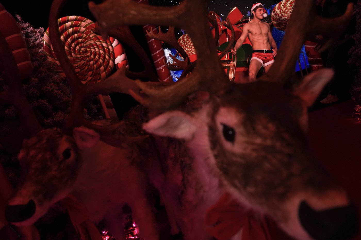 AP PHOTOS: The iconic and unconventional sides of Christmas in New York | iNFOnews.ca