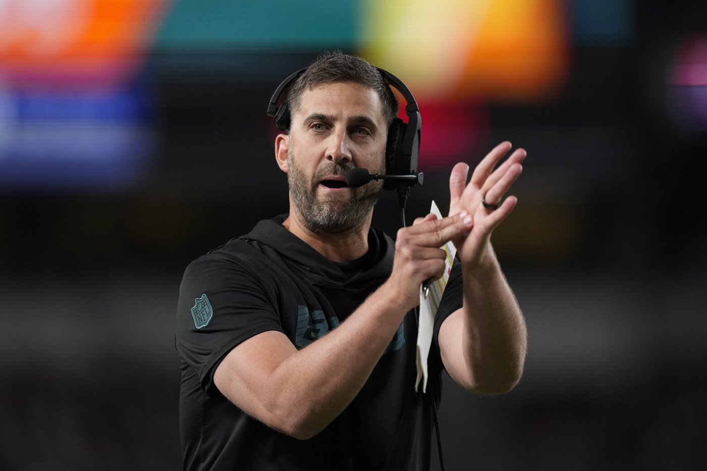 Eagles coach Nick Sirianni apologizes for his behavior toward fans at the Linc | iNFOnews.ca