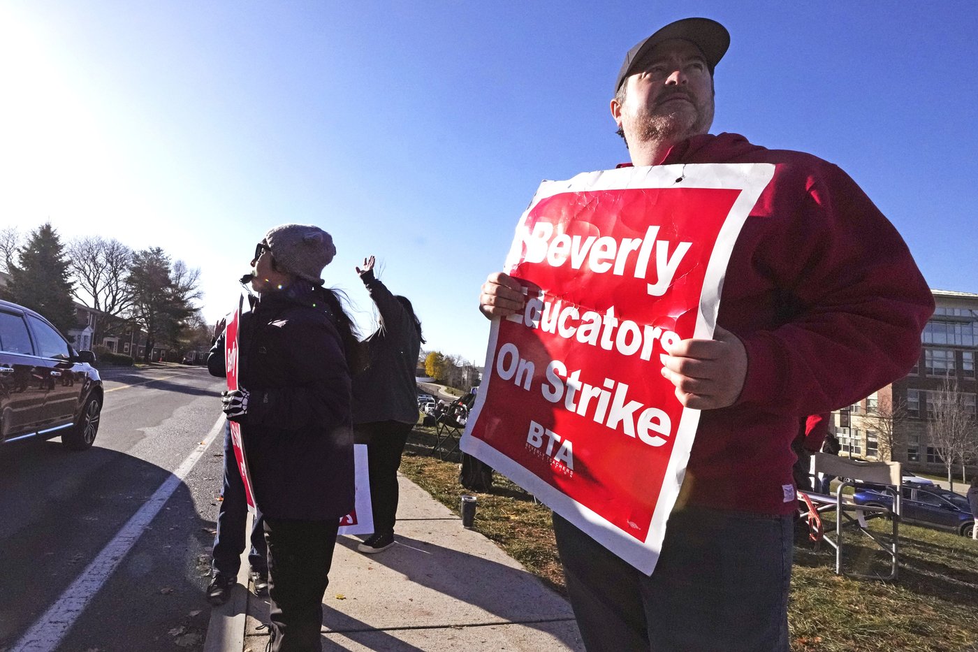 One of 3 Massachusetts communities reach a deal with their striking teachers | iNFOnews.ca One of 3 Massachusetts communities reach a deal with their striking teachers | iNFOnews.ca