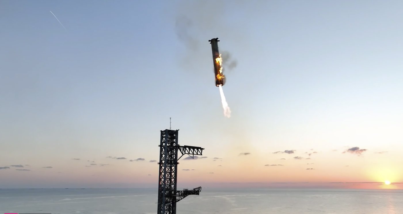 In an engineering feat, mechanical SpaceX arms catch Starship rocket booster back at the launch pad | iNFOnews.ca