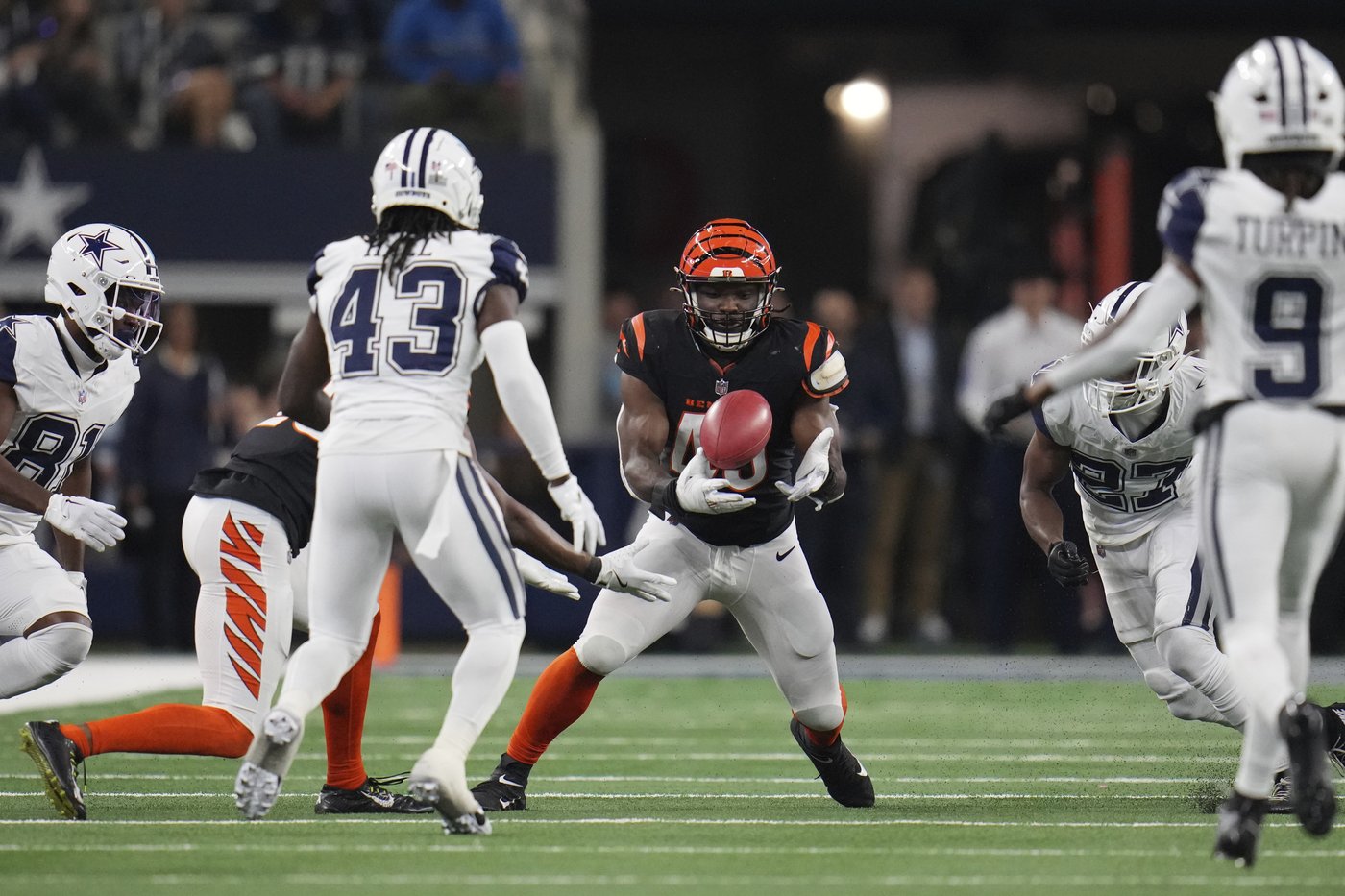 Micah Parsons aches after botched blocked punt costs Cowboys in loss to Bengals | iNFOnews.ca Micah Parsons aches after botched blocked punt costs Cowboys in loss to Bengals | iNFOnews.ca