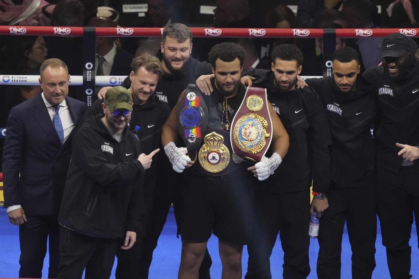 Rising heavyweight star Moses Itauma faces his toughest test in Dillian Whyte | iNFOnews.ca