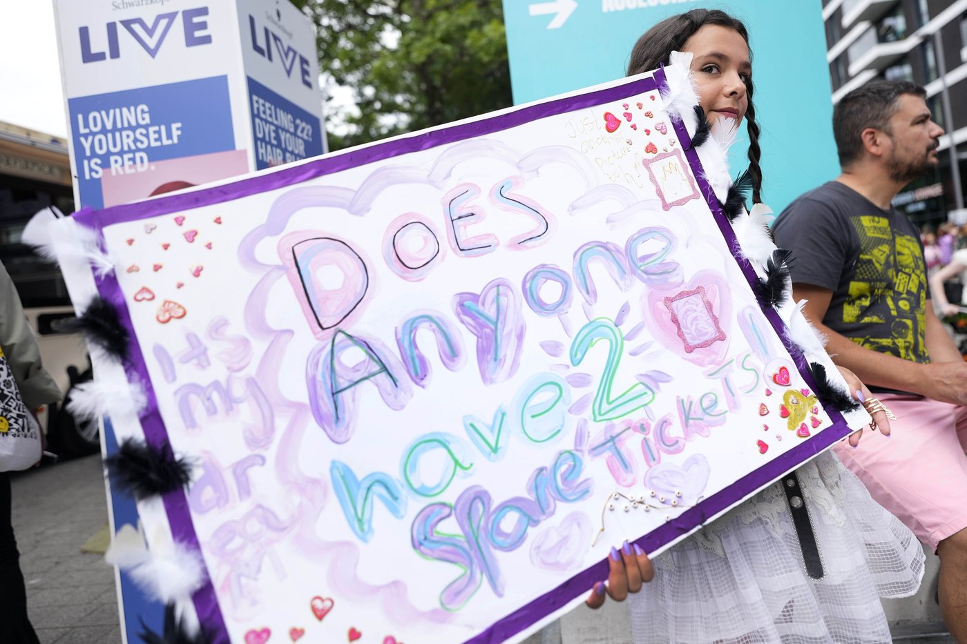 Ticketmaster changes Taylor Swift ticket transfer rules amid recent cyber thefts | iNFOnews.ca Ticketmaster changes Taylor Swift ticket transfer rules amid recent cyber thefts | iNFOnews.ca