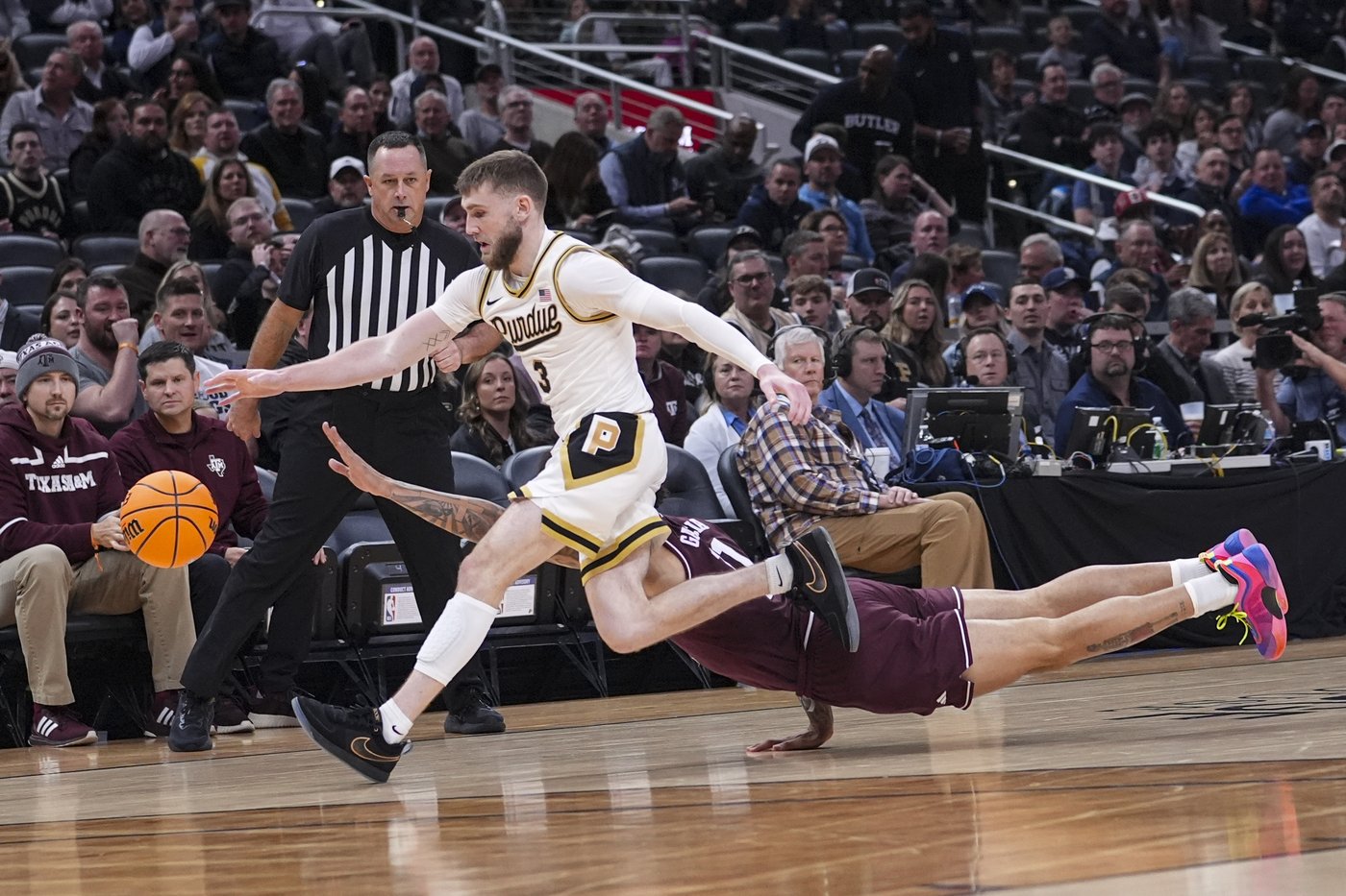 No. 17 Texas A&M turns tables on No. 11 Purdue's physical play and No. 20 Wisconsin takes the cue | iNFOnews.ca