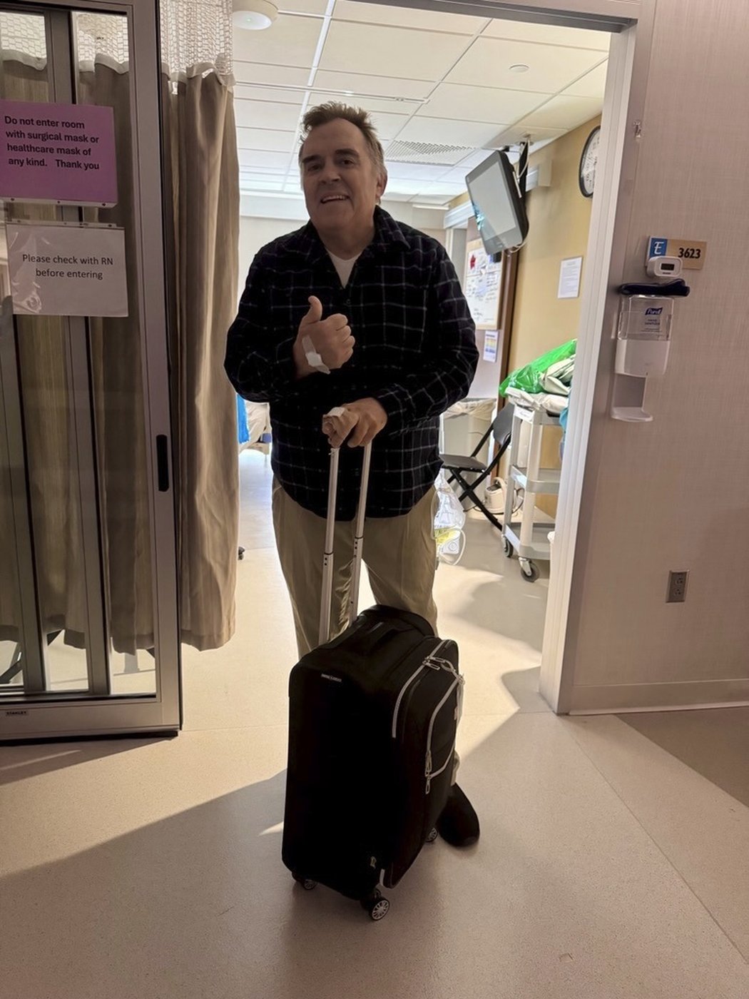 Minnesota state Sen. John Hoffman, shot 9 times by a man posing as an officer, leaves the hospital | iNFOnews.ca