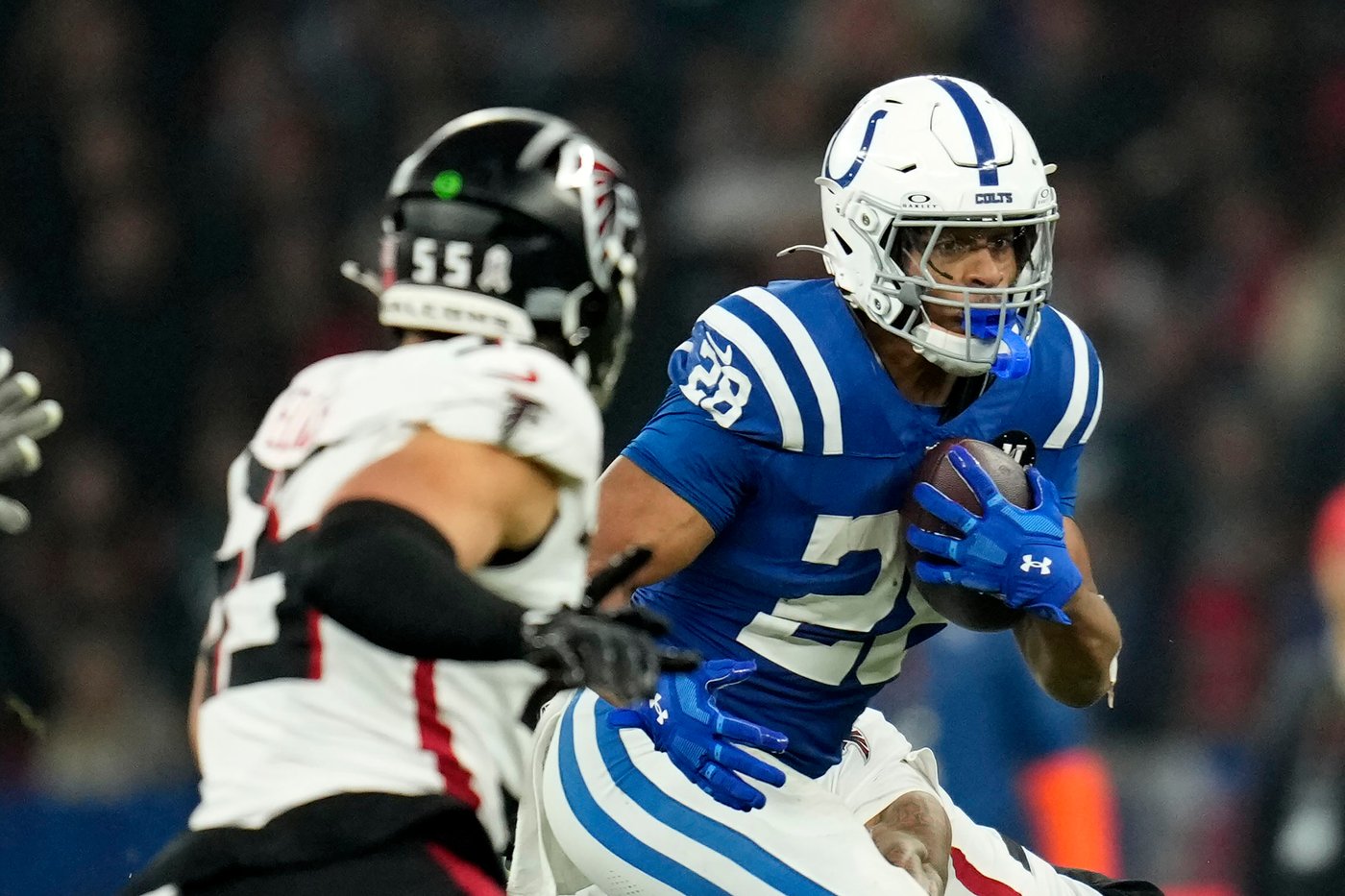 Taylor runs for 244 yards and 3 TDs for Colts in 31-25 OT win over Falcons in Berlin | iNFOnews.ca Taylor runs for 244 yards and 3 TDs for Colts in 31-25 OT win over Falcons in Berlin | iNFOnews.ca