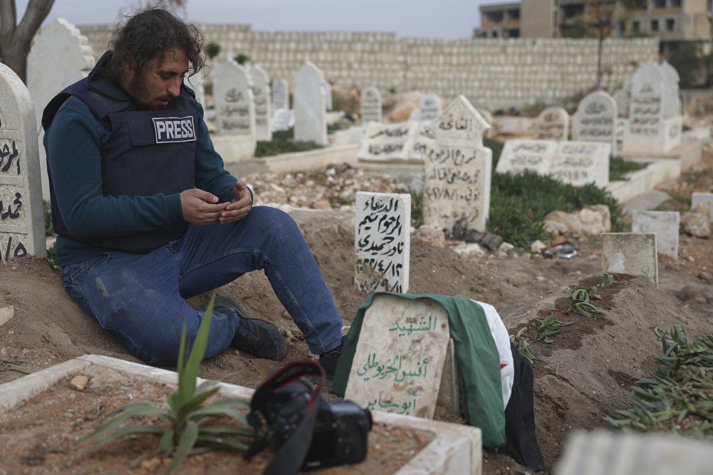 Syria's insurgency leader tours seized city of Aleppo, as fierce battles intensify near Hama | iNFOnews.ca