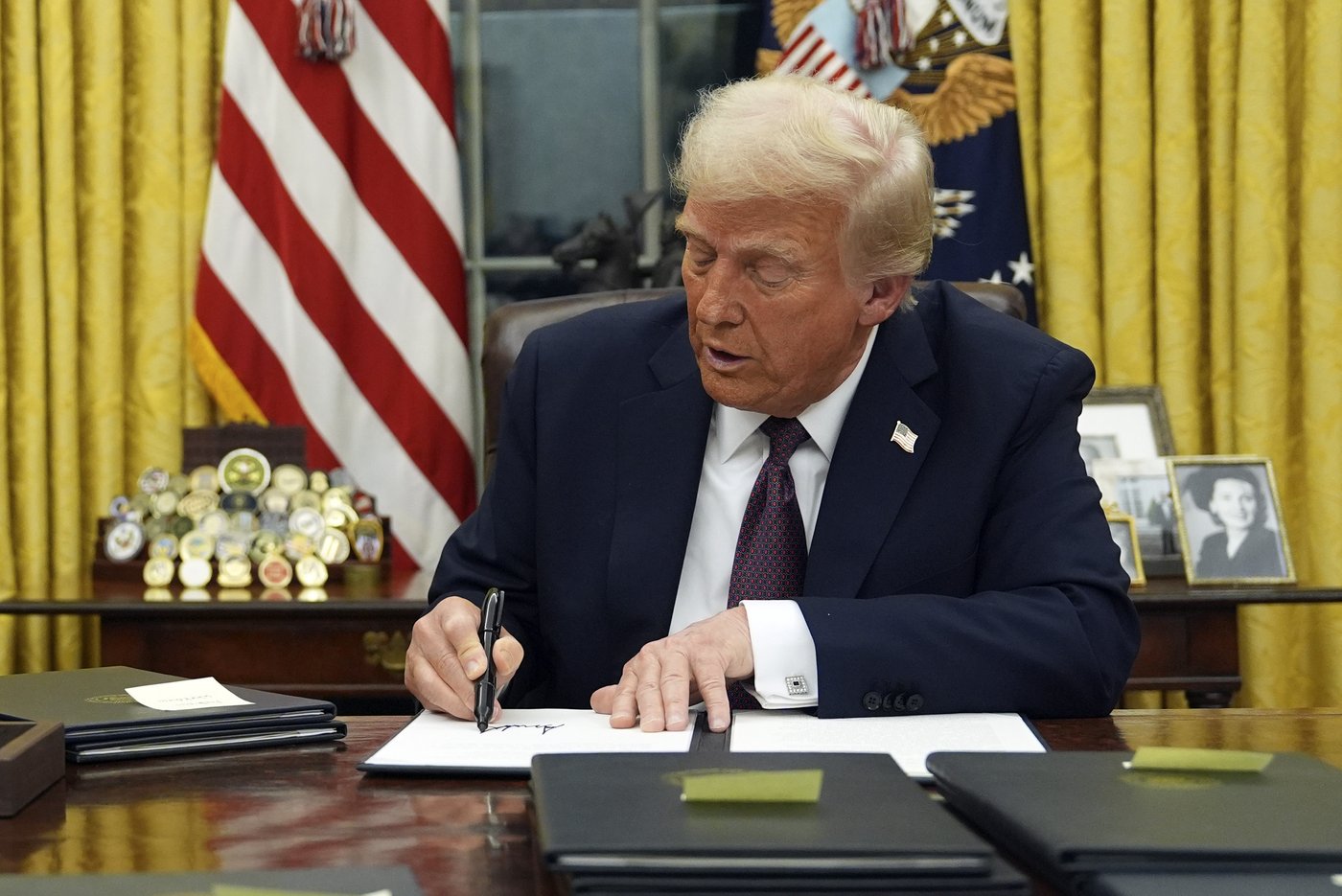 The Latest: Trump administration directs all federal DEI staff to be put on leave | iNFOnews.ca