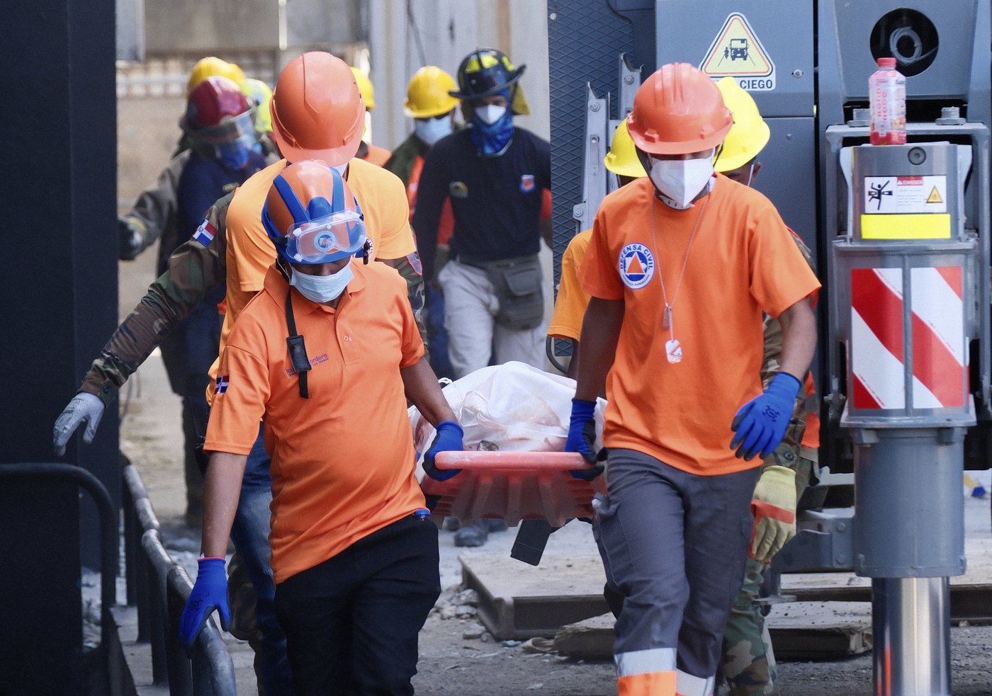 Officials scramble to identify victims of Dominican club roof collapse that killed at least 184 | iNFOnews.ca Officials scramble to identify victims of Dominican club roof collapse that killed at least 184 | iNFOnews.ca